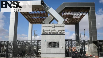 Refah Sınır Kapısı'nda 2 gündür yaşanan kapanma durumu endişe yaratıyor