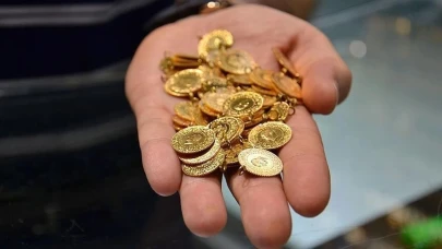 Altın Fiyatları Düşerken Borçlanarak Yatırım Yapanlar Zarar Etti: İşte Kredi Kartıyla Yapılan Riskli Yatırımların Sonuçları!