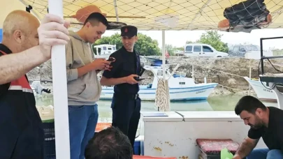 Gazipaşa açıklarında "Mavi Vatan" mesaisi: Balıkçı tekneleri mercek altına alındı