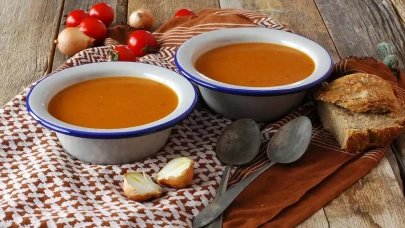 Tarhana çorbasının en lezzetli sırrı: Doğru malzemeler ve sabır! Peki, tarhana nasıl yapılır?