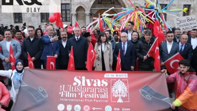 Sivas Uluslararası Sinema Festivali, Renkli Kortej ile Başladı: Film Tutkunları Sivas'ta Buluştu