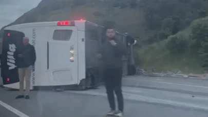 Susurluk'ta yolcu otobüsü devrildi : İstanbul-İzmir Otoyolu'nda kaza, çok sayıda yaralı