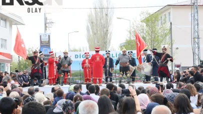 Kürsülüğü ilk kez deneyen Digor'da düzenlenen şenlik, unutulmaz anlara ev sahipliği yaptı