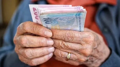 Emeklilere müjde! 4 Bin TL ikramiye ödemeleri için belirlenen tarihler açıklandı!