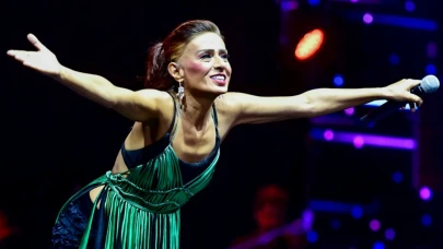 Yıldız Tilbe Konserinde Duygularını Açtı! İçten İçe Yansıyan Acı Gerçekler Şaşırttı