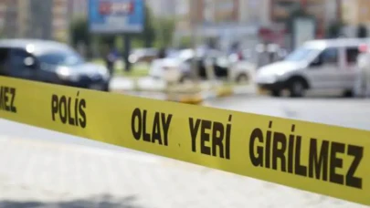 Sultangazi'de Yolun Karşısına Geçmeye Çalışan Kadın Hayatını Kaybetti