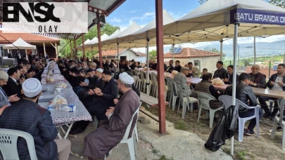 Bu defa güneşin altında bir araya geldiler, yağmur yerine şükrettiler