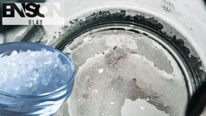Çaydanlıkta biriken kireci hızla temizleyen mucizevi yöntem! Sirke kokusu olmadan anında eriyor