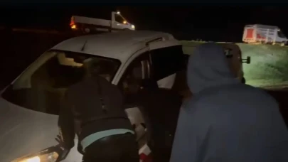 Sarıkamış'ta Endişe Verici Kaza: Çarpışma Sonrası Trafik Durumu Normalleşti