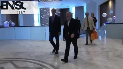Hollanda büyükelçisi joep wijnands, belediye başkanı aşgın ile makam odasında futbol oynadı