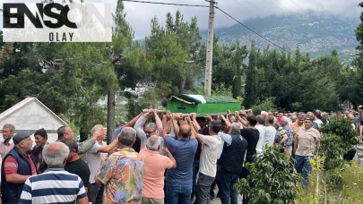 Denizli’deki acı yolculuk Alanya’da hüzünle bitti: Hayriye Arıkan dualarla uğurlandı