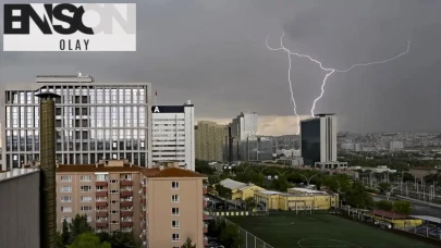 Başkentte aniden bastıran yağış hayatı felç etti: Yollar bir anda göl oldu