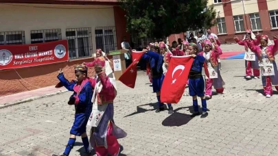 Emet'te sanat ve eğitim buluşması: Kursiyerlerin özgün eserleri sergilendi!