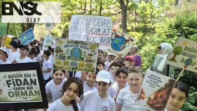 Gelecek nesillere yeşil bir miras: Minik öğrencilerden çevre için dev yürüyüş