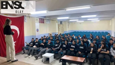 Geleceğin teknolojisi Selendi’de gençlerin elinde şekilleniyor: Liseliler yapay zekayı keşfetti