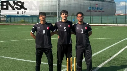 Sivas'ın kriket gururu: Dört sporcu ay-yıldızlı forma için Kopenhag yolcusu