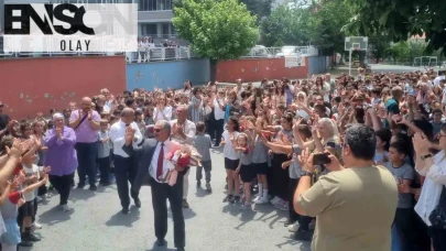 44 yıllık maraton bitti: Eğitim çınarı okulundan alkışlarla uğurlandı