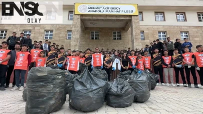 Yüksekova'da doğa seferberliği: 400 genç elleriyle temizledi, geleceğe nefes oldu