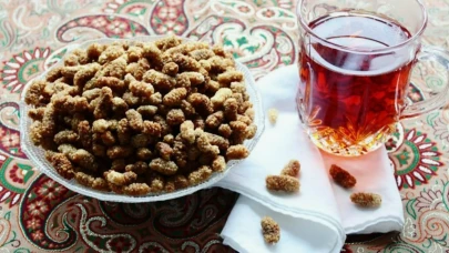 Kuru Dut Çayı Nedir? Kuru Dut Çayı Nasıl Yapılır? Kuru Dut Çayının Faydaları Nelerdir?
