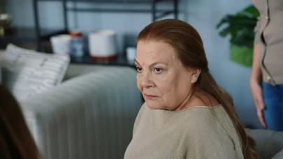 Kızılcık Şerbeti Sunucu Sönmez'in Ölümüne Dair Şaşırtıcı Gelişme! Aliye Uzunatağan'ın Diziden Ayrılma Sebebi Ne?