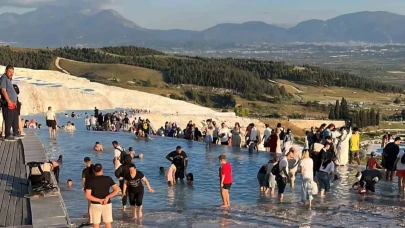 Kar beyazının kucakladığı Uludağ, bayram tatili süresince ziyaretçi rekoru kırdı
