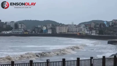 Bavi Tayfunu Çin'i vurdu : 1,72 milyon kişi tahliye edildi