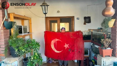 36 yıldır Kıbrıs Barış Harekatı'ndan kalan şanlı bayrağı gizemli bir şekilde saklıyorlar!