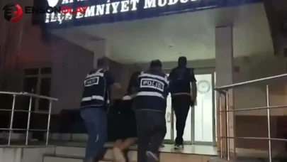 Balıkesir'de trafik kavgasında bir kişiyi bıçaklayan 2 şüpheli tutuklandı