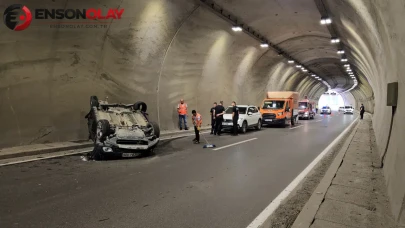 Zonguldak'ta Tünel Duvarına Çarpan Otomobil Takla Attı: 2 Kişi Yaralandı, Olay Anı Kamerada!