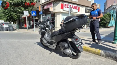 Eskişehir’de trafik zabıtasının kullandığı motosiklet otomobille çarpıştı : 1 yaralı