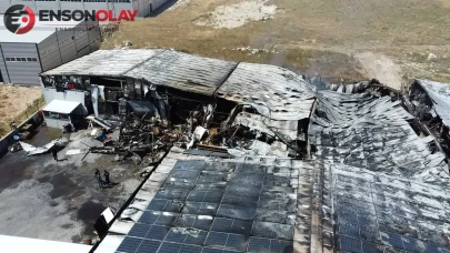 Afyonkarahisar'da sucuk fabrikası yangın sonrası küle döndü : Tesis enkaza dönüştü