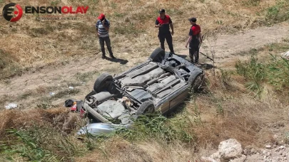 Kütahya’da iki otomobil çarpıştı : Araçtan 5 metrelik uçuruma yuvarlandı