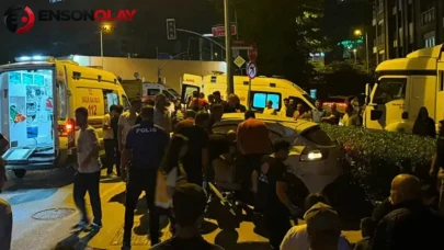Ümraniye'de otomobil ile kamyon çarpıştı : 1'i ağır 4 kişi yaralandı