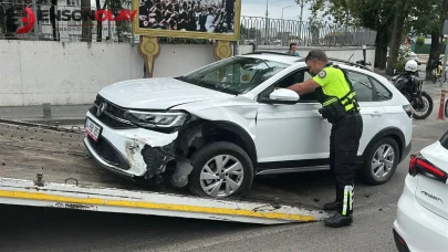 Samsun'da Meydana Gelen Trafik Kazasında İki Araç Çarpıştı: Yol Trafiği Bir Süre Aksadı
