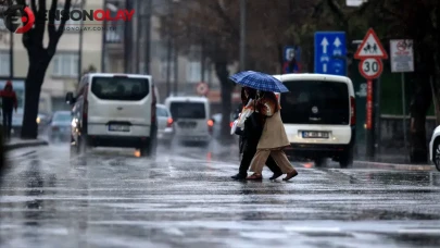 AKOM uyardı: İstanbul'a gök gürültülü sağanak yağış geliyor