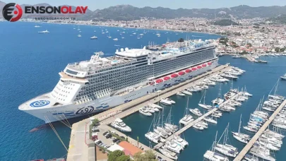 Bodrum Limanı'na dev kruvaziyer gemisi yanaştı: Aroya, 2 bin 360 ziyaretçiyle ilçeyi ziyaret etti