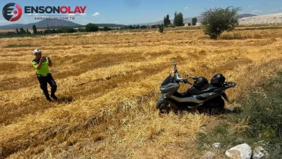Afyonkarahisar'da motosiklet araziye devrildi : 2 yaralı