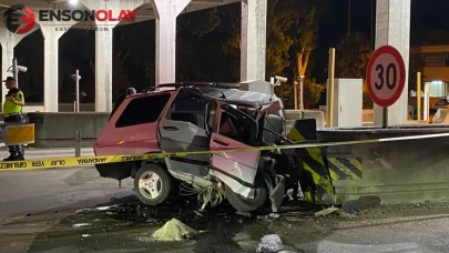 Adana'da otoyol gişesinde feci kaza : Bariyerlere çarpan sürücü öldü
