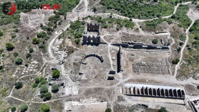 Aspendos'ta Yapılan Kazıda 2 Bin Yıllık Sıra Dışı Keşif! Antik Cadde, 300 Metre Boyunca Görücüye Çıktı