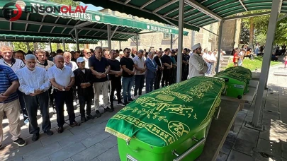 Acı kazada hayatını kaybeden uzman çavuş, eşi ve 8 aylık bebekleri son yolculuğuna uğurlandı