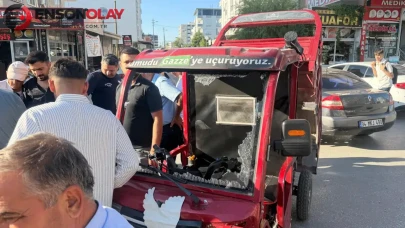 Adıyaman Kahta'da Motosikletle Ticari Araç Kafa Kafaya Çarpıştı: 1 Kişi Yaralandı