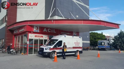 Konya Karapınar'da kamyonla minibüs çarpıştı : 4 kişi yaralandı