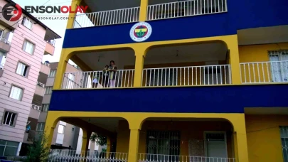 Fanatik Fenerbahçeli aile, yaşadıkları apartmanı sarı-laciverte boyadı