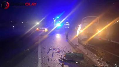 Konya'da koyun sürüsü yüzünden zincirleme trafik kazası : 1'i çocuk 3 yaralı