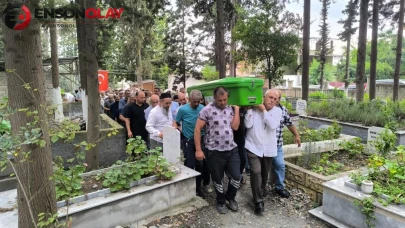 Üzerine benzin döküp kendini yakmıştı; yaşam mücadelesini kaybetti