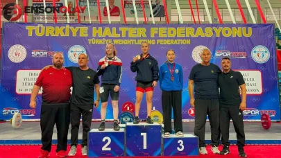 Bilecikli halterci Beyzanur Öztürk, Türkiye Şampiyonası'nda bronz madalya kazandı