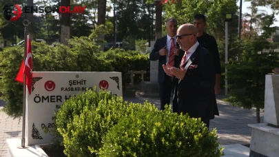 Emekli Korgeneral Zekai Aksakallı, şehit Ömer Halisdemir'in kabrini ziyaret etti