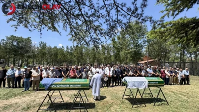 Konya'daki kazada yaşamını yitiren anne ve kızı son yolculuklarına uğurlandı