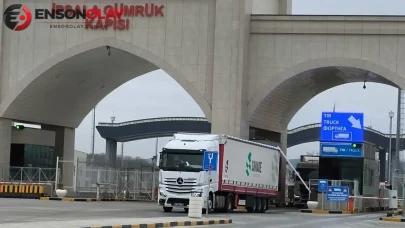 İpsala Gümrük Kapısı'nda gerçekleştirilen operasyonda 20 gümrük memuru gözaltına alındı