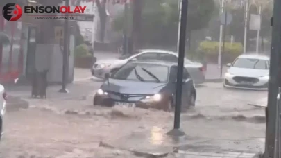 Türkeli'de etkili olan sağanak yağmur sonrası cadde ve sokaklar göle döndü